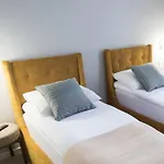 Ovo Malo Duse 3*
